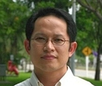 Dr Wonnop Visessanguan, director of food biotechnology research unit, Prince of Songkla University and Chulalongkorn University, received Research Award 2012 from National Research Council of Thailand (NRCT) for his research project