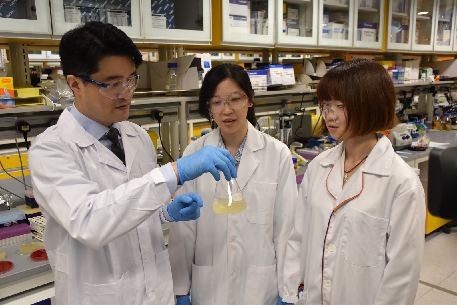 (from R to L) Assistant Professor John Chen with his research team, Chiang Yin Ning and Melissa Su