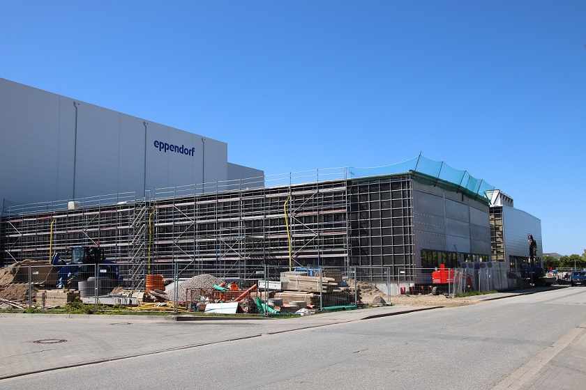 Image Caption: The new production hall from Eppendorf in Oldenburg i. H., Germany