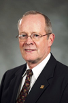 Mr W Hord Tipton is the executive director of (ISC), US and has more than 30 years of business experience and is responsible for liaising with (ISC) membership, the Board of Directors, as well as all (ISC) regional advisory boards. He also oversees all de