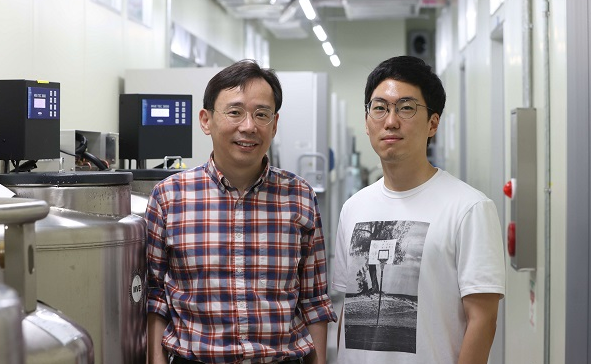 Image caption- Professor Shin (left) and PhD candidate Chung 