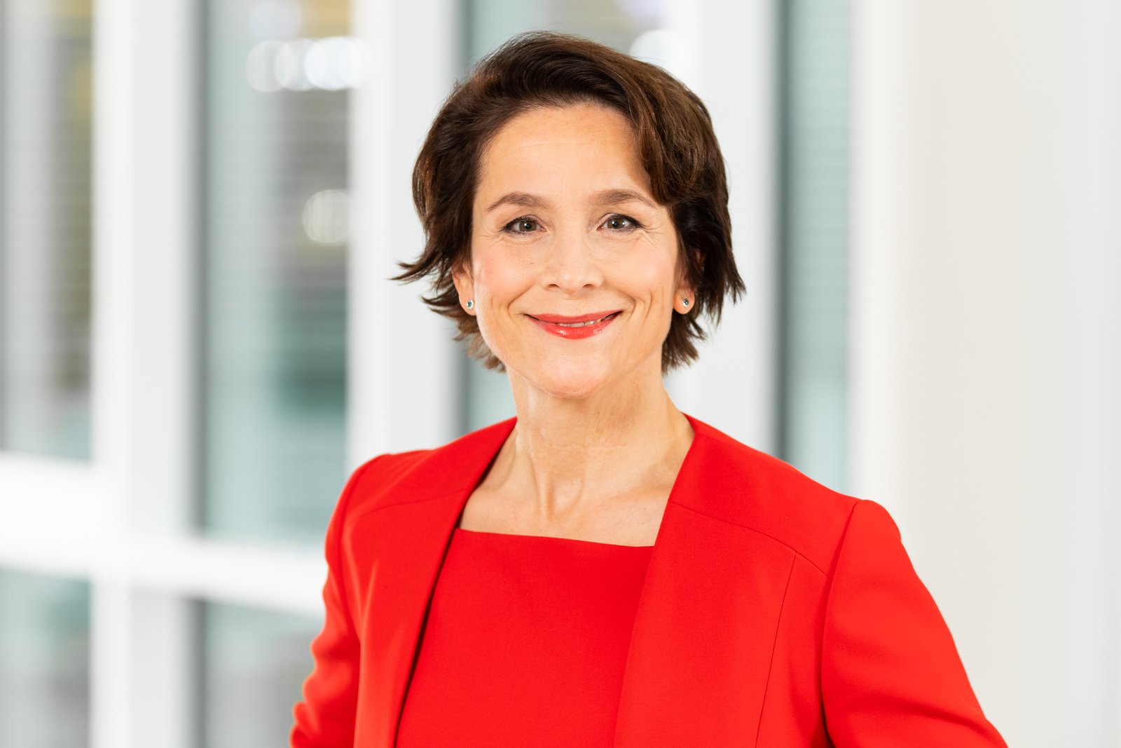 - Eva van Pelt,  Co-CEO & Chief Commercial Officer, Eppendorf AG, Hamburg, Germany